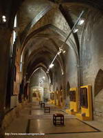 CLAUSTRO. ALA SUR, DESDE EL FONDO OESTE. EN PRIMER T�RMINO, CLAUSTRO DEL PAPA LUNA