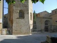 FACHADA NORTE. BASE DE LA TORRE Y PUERTA