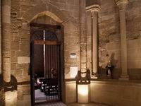 INTERIOR DE LA TORRE: PUERTA DE ACCESO