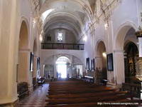 INTERIOR HACIA LOS PIES DEL TEMPLO
