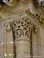 CAPITEL DE SUSTENTO DEL TEJAROZ EN EL LADO SUR