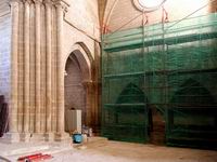 PINTURAS CON ANDAMIAJE PREPARADO PARA SU RESTAURACIÓN