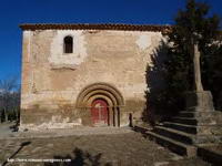 CABECERA DEL TEMPLO, CON SEPULTURAS ADOSADAS AL SUR