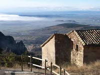 CABECERA DESDE EL NORTE Y LA HOYA DE HUESCA AL FONDO