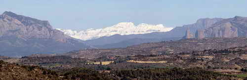 PANORAMA DE LOS MALLOS DE RIGLOS Y AGERO, ENTRADA DEL GLLEGO EN LA SOTONERA