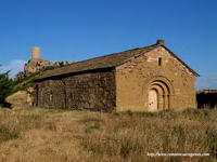 VISTA NOROESTE DEL TEMPLO. AL FONDO LA TORRE MEDIEVAL