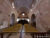 INTERIOR HACIA LOS PIES DEL TEMPLO