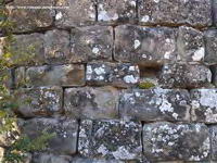 DETALLE DEL LADO NORTE ABSIDAL. MECHINAL EDIFICATIVO