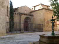 FACHADA NORTE. PUERTA