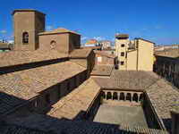 CUBIERTAS Y CLAUSTRO DESDE EDIFICIO A&Ntilde;EXO