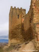 LADO NOROESTE. TORRE CON EL ESCUDO DEL ABAD DE MONTEARAG�N