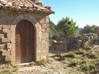 VISTA SUROESTE. PORTADA Y RUINAS DE LA CABECERA