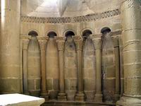 PA�O SUR DEL �BSIDE CENTRAL. COLUMNATA