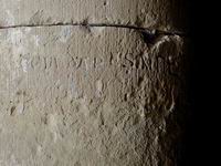 INSCRIPCI�N �DECIA DE ARESA ME F� EN COLUMNA DEL INTERIOR DEL TEMPLO