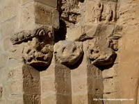 CAPITELES DE LA PORTADA ORIGINAL, LADO OESTE