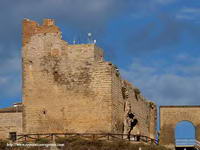 TORRE�N A LOS PIES DEL TEMPLO