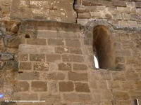 DETALLE DEL INTERIOR DEL MURO SUR. VENTANAL, IMPOSTA, Y ARTICULACI�N ENTRE DISTINTAS FASES