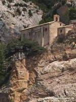 ERMITA SOBRE EL ACANTILADO