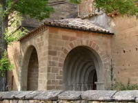 ATRIO MODERNO EN MURO SUR