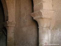 DETALLE DE LOS CAPITELES DEL LADO SUR