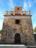 CABECERA DEL TEMPLO OCULTA POR LA CASA DEL SANTERO