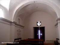 VISTA DE LA NAVE HACIA LOS PIES DEL TEMPLO