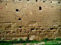 PUERTA CEGADA EN EL MURO NORTE
