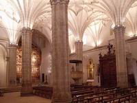 INTERIOR DEL TEMPLO HACIA LA CABECERA