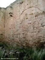CAPITEL RECOLOCADO EN &Aacute;NGULO SURESTE DEL TEMPLO