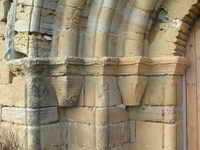 CAPITELES DEL LADO OESTE