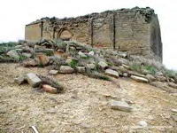 VISTA SURESTE. HUESOS DE LA NECR�POLIS Y SILLARES