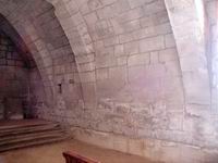 DETALLE DEL MURO SUR. FAJONES QUE ARRANCAN CASI DEL PAVIMIENTO