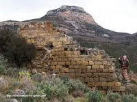 MURO OESTE, DESDE EL SUROESTE, AL FONDO, GRATAL