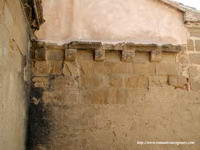 RESTO DEL MURO NORTE, CON CANECILLO ORIGINALES