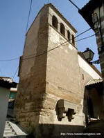 TORRE A LO PIES DEL TEMPLO