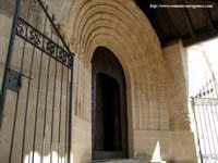 PORTADA EN EL MURO SUR