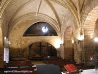 INTERIOR DEL TEMPLO HACIA LOS PIES