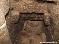 PUERTA CEGADA EN MURO SUR DE LA TORRE. AL INTERIOR