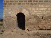 PORTADA MODERNA EN MURO SUR