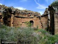 CAPITEL DECORADO CON VENERA EN RUINA DEL MURO SUR