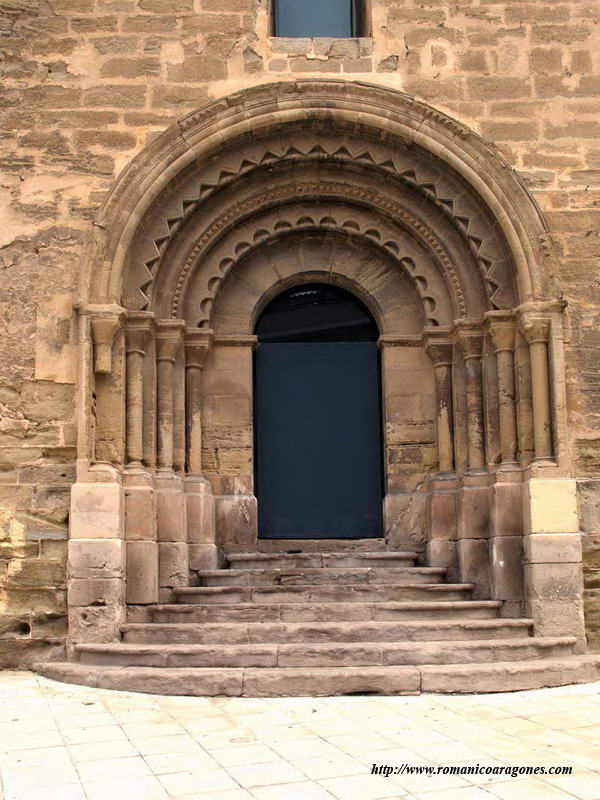 PORTADA DEL REFECTORIO TRASLADADA A LA IGLESIA DE SAN MARTN EN LRIDA