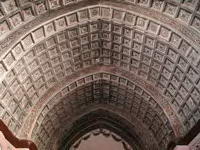 DETALLE DE B�VEDAS HACIA LA CABECERA, RECARGADAS DE DECORACI�N PICT�RICA
