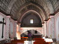 INTERIOR DEL TEMPLO HACIA LOS PIES