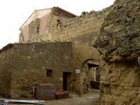 LIENZO NORTE DEL RECINTO CON SU ACCESO