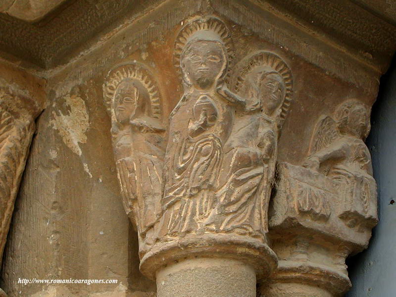 DETALLE DE LA PORTADA. ARCO TRILOBULADO, YA GOTIZANTE