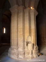 PILAR  CRUCIFORME JUNTO A LA PUERTA NORTE
