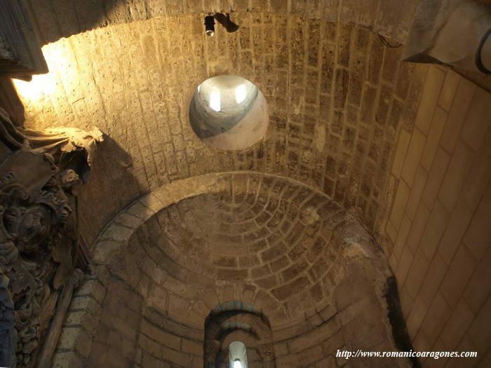CABECERA DEL TEMPLO. ÁBSIDES NORTE Y CENTRAL