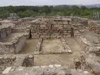 VISTA ESTE DEL TEMPLO, MOSTRANDO SU CABECERA PLANA