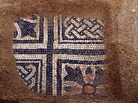 MOSAICO EN SALA CONTIGUA AL LADO SUR DE LA CABECERA DEL TEMPLO