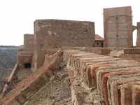 TEMPLO, COMO UN TORRE�N M�S DE LA MURALLA